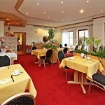 מלון Restaurant Adler Westhausen (Ostalb)