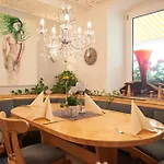 Restaurant Adler מלון