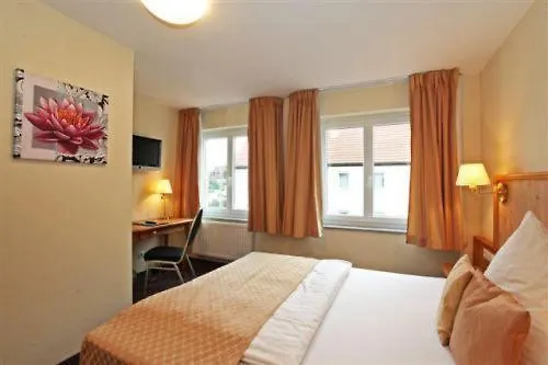 Szálloda Restaurant Adler Westhausen